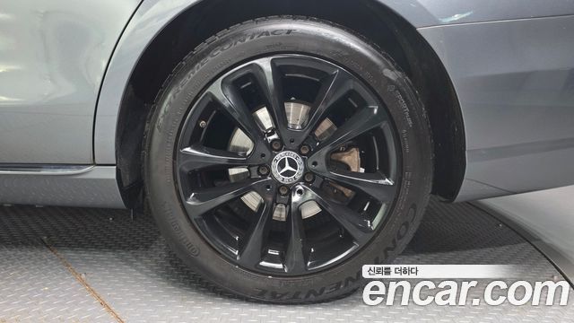 Mercedes-Benz E-Class 2019 — photo 5