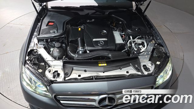 Mercedes-Benz E-Class 2019 — photo 6