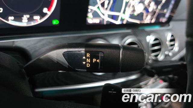 Mercedes-Benz E-Class 2019 — photo 12