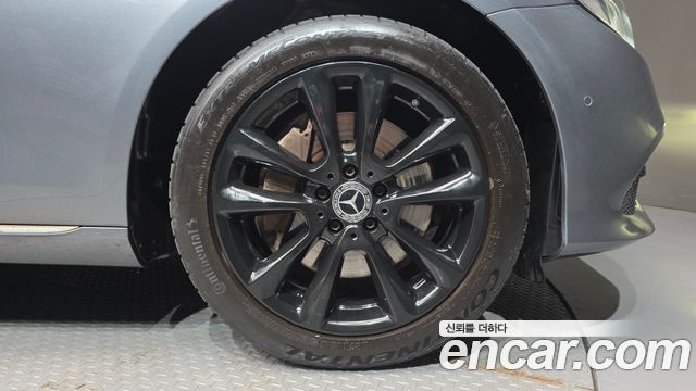 Mercedes-Benz E-Class 2019 — photo 7