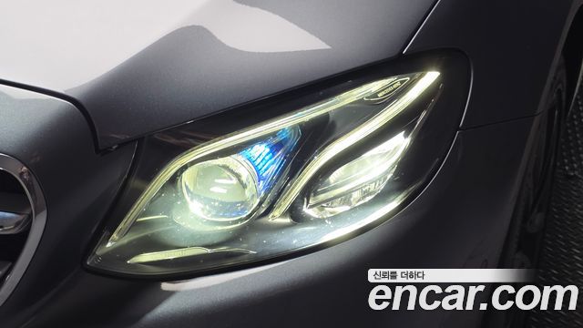Mercedes-Benz E-Class 2019 — photo 8