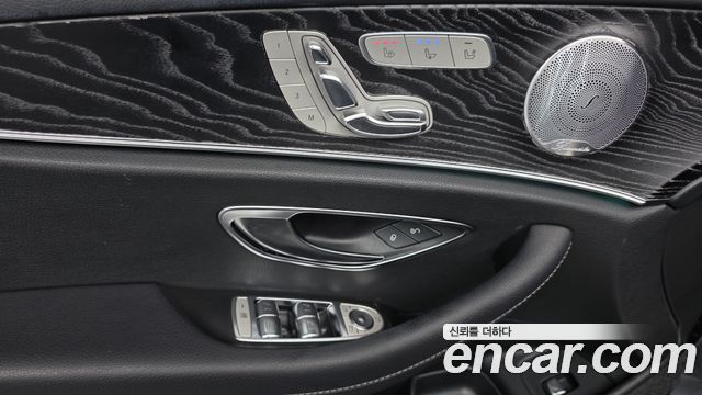 Mercedes-Benz E-Class 2019 — photo 29
