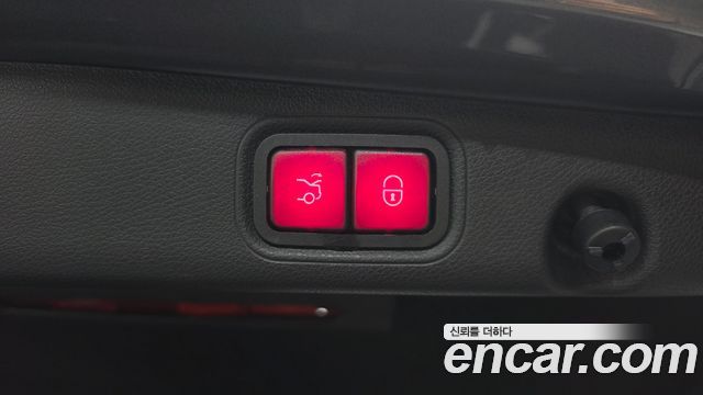 Mercedes-Benz E-Class 2019 — photo 31