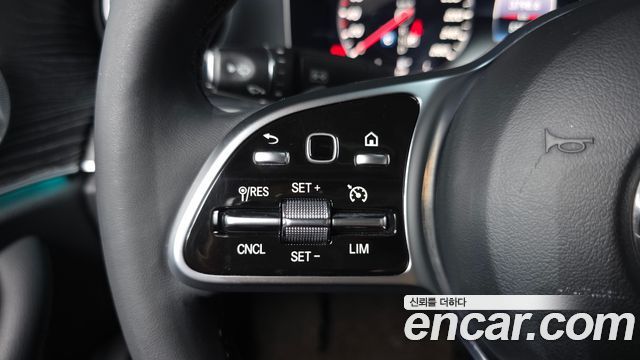 Mercedes-Benz E-Class 2019 — photo 33