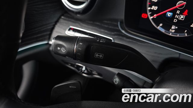 Mercedes-Benz E-Class 2019 — photo 35