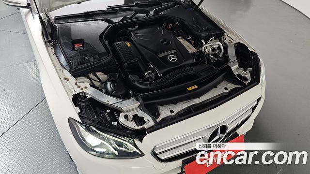 Mercedes-Benz E-Class 2019 — photo 6