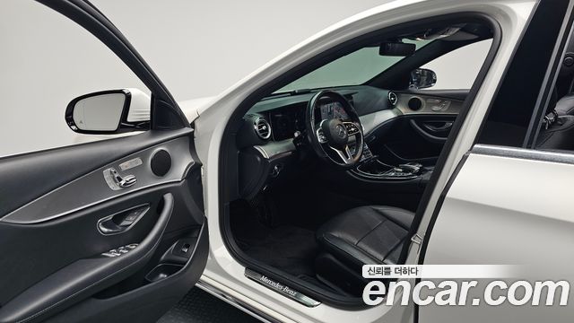 Mercedes-Benz E-Class 2019 — photo 13