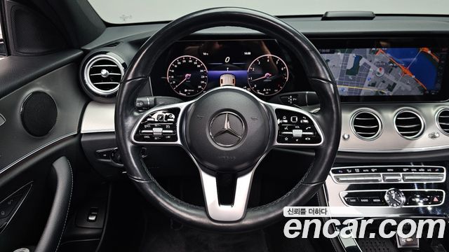 Mercedes-Benz E-Class 2019 — photo 19
