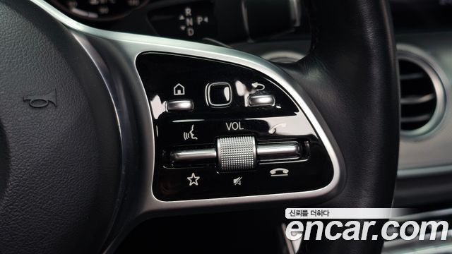 Mercedes-Benz E-Class 2019 — photo 21