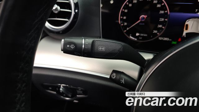Mercedes-Benz E-Class 2019 — photo 23