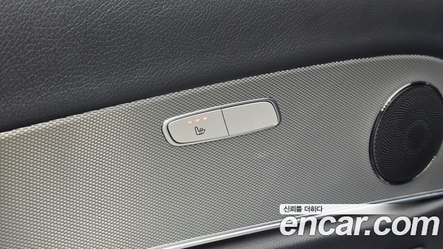 Mercedes-Benz E-Class 2019 — photo 31