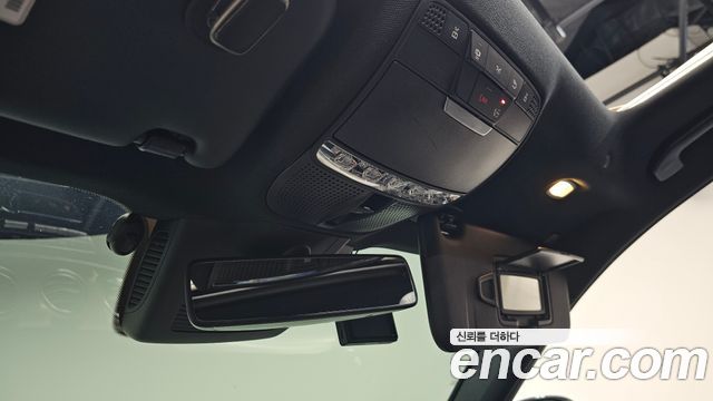Mercedes-Benz E-Class 2019 — photo 33