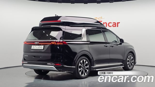 Kia Canival 2022 — photo 2