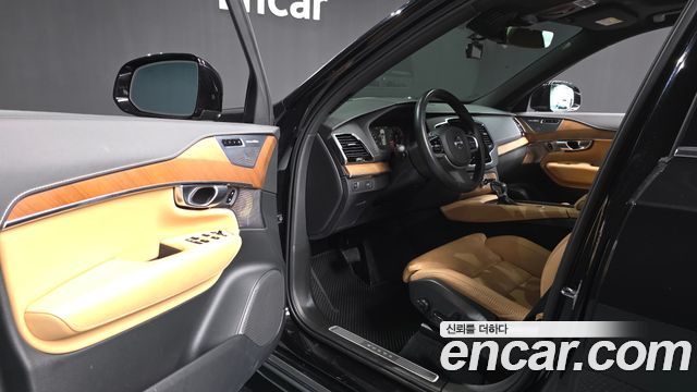 Volvo XC90 2020 — photo 13