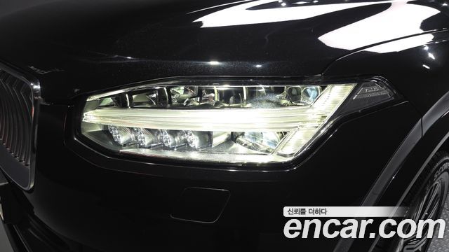 Volvo XC90 2020 — photo 8