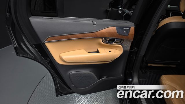 Volvo XC90 2020 — photo 15