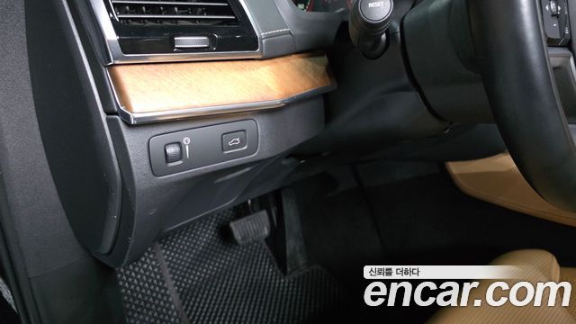 Volvo XC90 2020 — photo 28