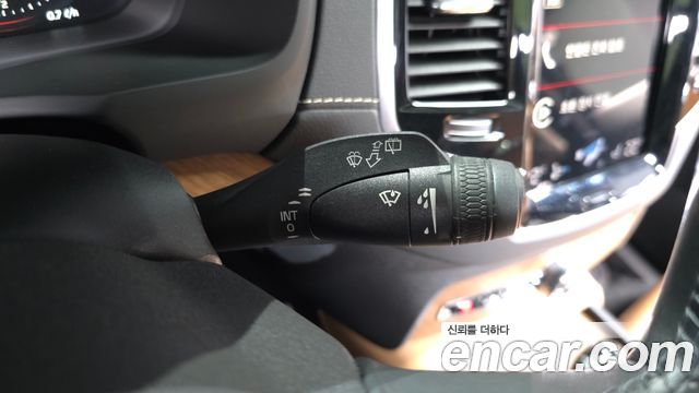 Volvo XC90 2020 — photo 30