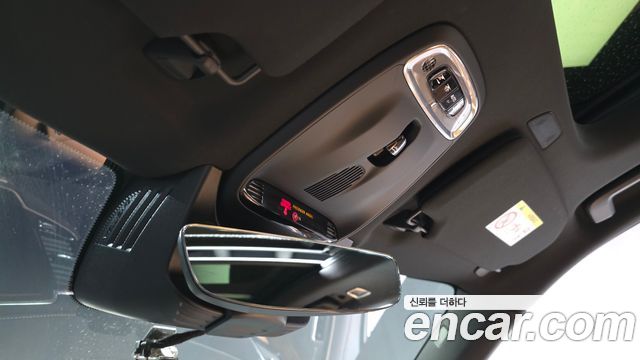 Volvo XC90 2020 — photo 32