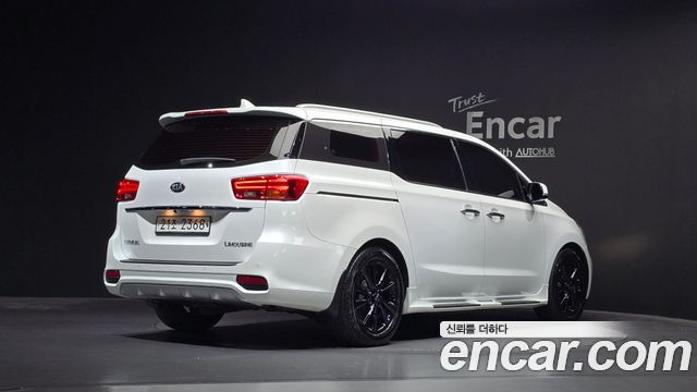 Kia Canival 2019 — photo 2