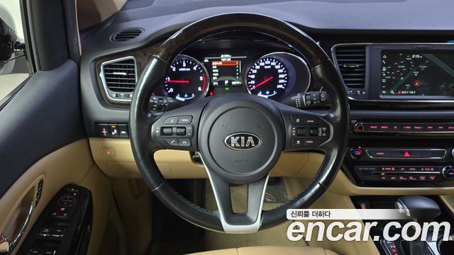 Kia Canival 2019 — photo 18