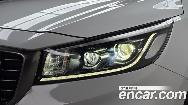 Kia Canival 2019 — photo 8