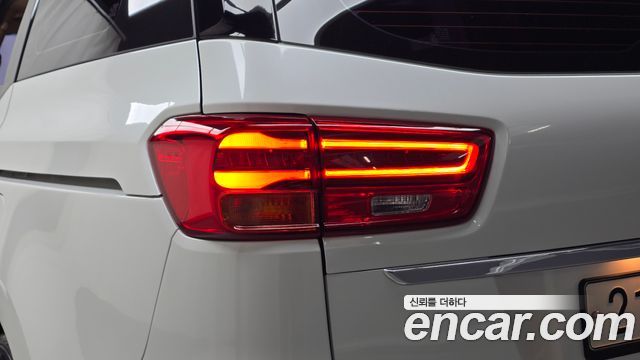 Kia Canival 2019 — photo 9