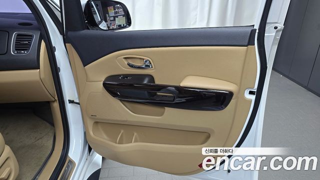 Kia Canival 2019 — photo 15