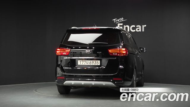 Kia Canival 2020 — photo 4