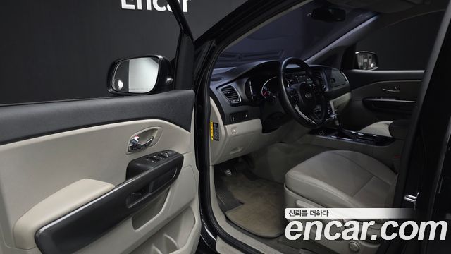 Kia Canival 2020 — photo 10