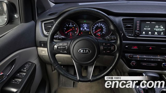 Kia Canival 2020 — photo 13
