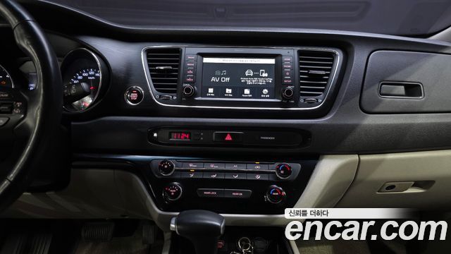 Kia Canival 2020 — photo 18