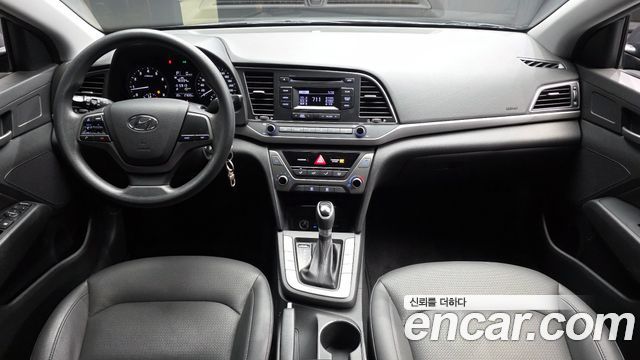 Hyundai AVANTE 2018 — photo 10
