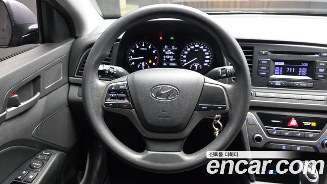 Hyundai AVANTE 2018 — photo 19