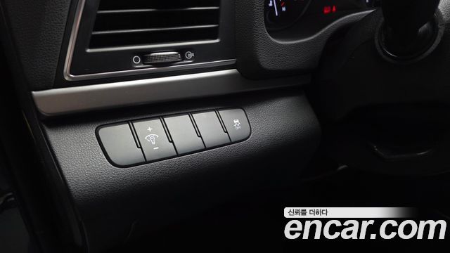 Hyundai AVANTE 2018 — photo 21