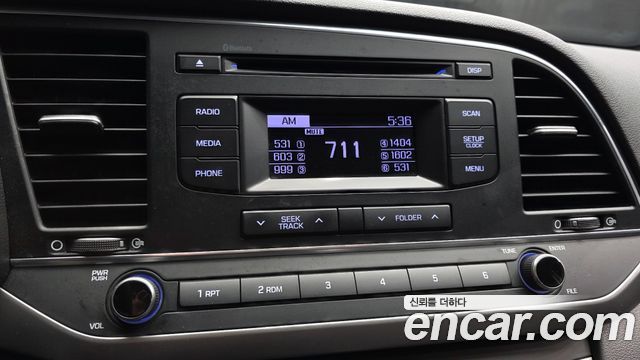 Hyundai AVANTE 2018 — photo 22