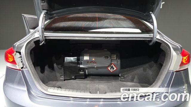 Hyundai AVANTE 2018 — photo 26