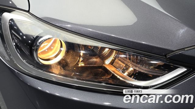 Hyundai AVANTE 2018 — photo 8