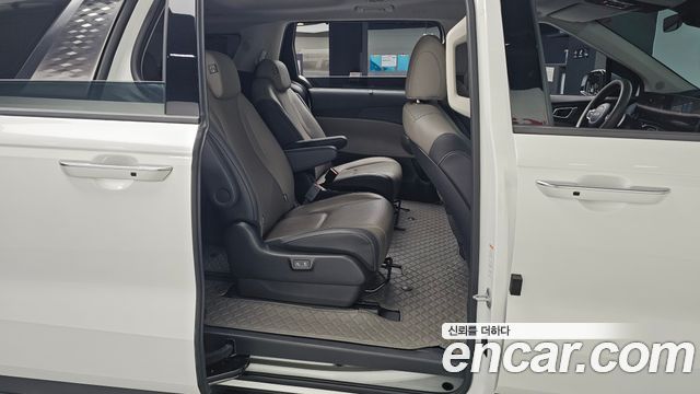 Kia Canival 2024 — photo 17