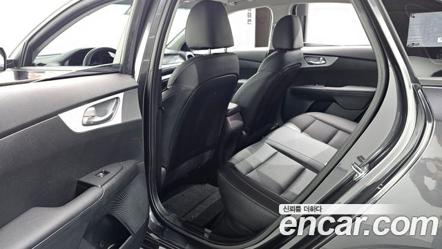 Kia K3 2023 — photo 16