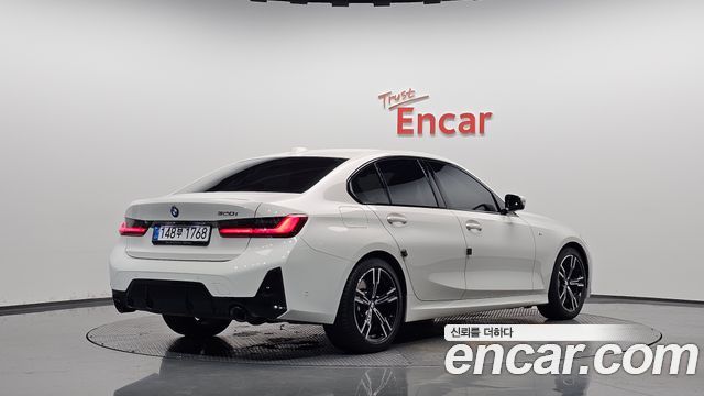 BMW 3-Series 2023 — photo 2