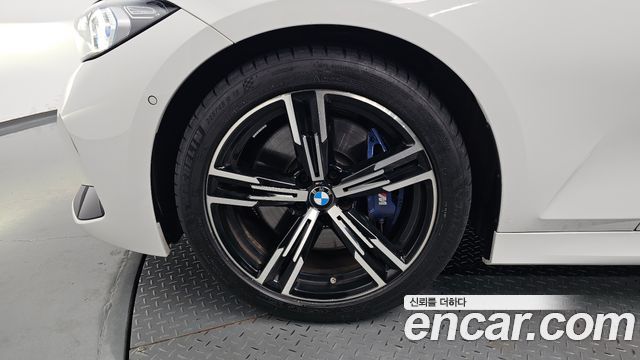 BMW 3-Series 2023 — photo 5