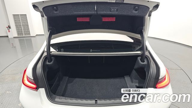 BMW 3-Series 2023 — photo 33
