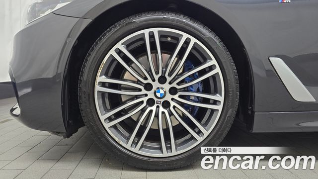 BMW 5-Series 2019 — photo 5