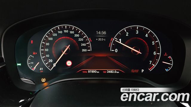 BMW 5-Series 2019 — photo 11