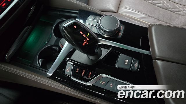 BMW 5-Series 2019 — photo 12