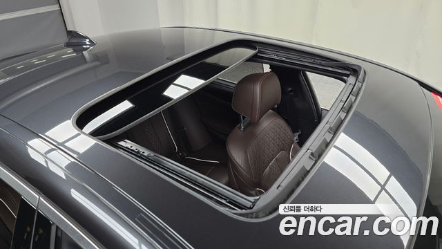 BMW 5-Series 2019 — photo 23