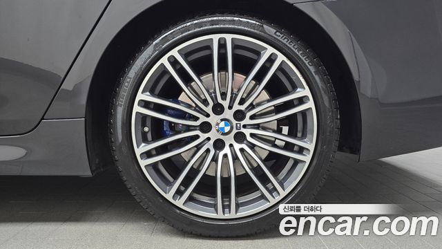 BMW 5-Series 2019 — photo 7