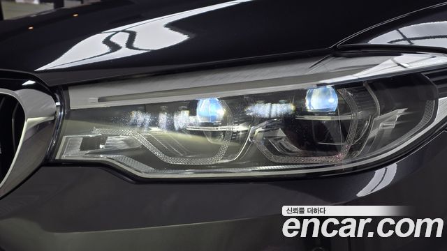 BMW 5-Series 2019 — photo 8