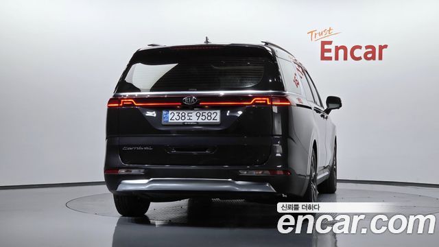 Kia Canival 2021 — photo 4